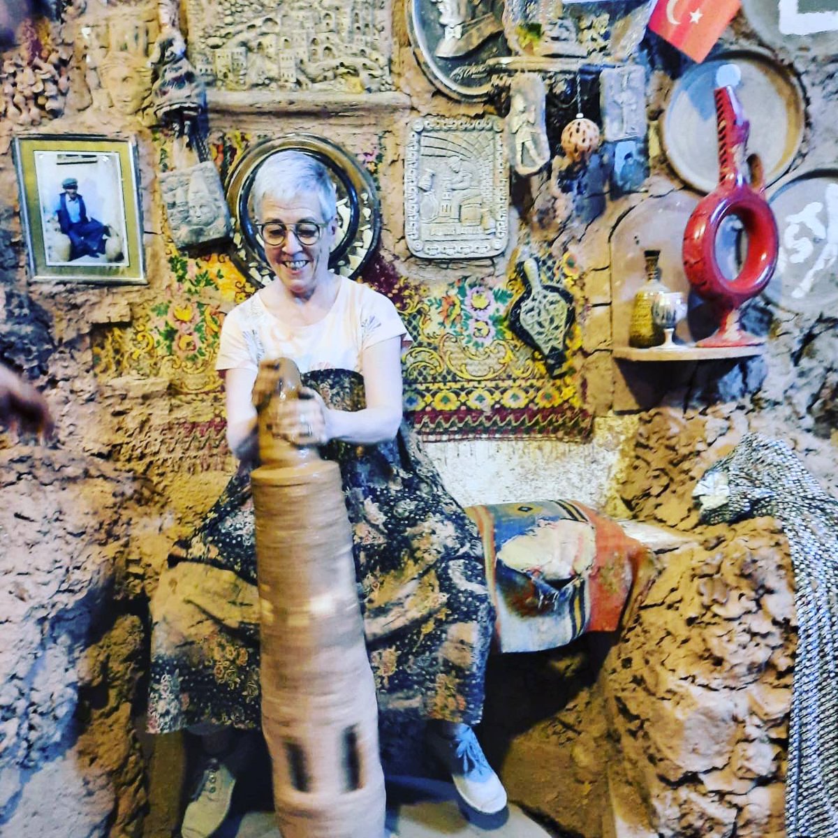 AFSTurkiye's tweet image. ✨AFS, öğrencilerin yanı sıra ebeveynleri de kültürlerarası bir yolculuğa çıkarıyor.

🇧🇪➡️🇹🇷Belçikalı AFS gönüllüleri EVA programıyla Adana’daki gönüllülerimize konuk olarak yepyeni bir kültürü tanıdılar.

#afsprograms #afseffect