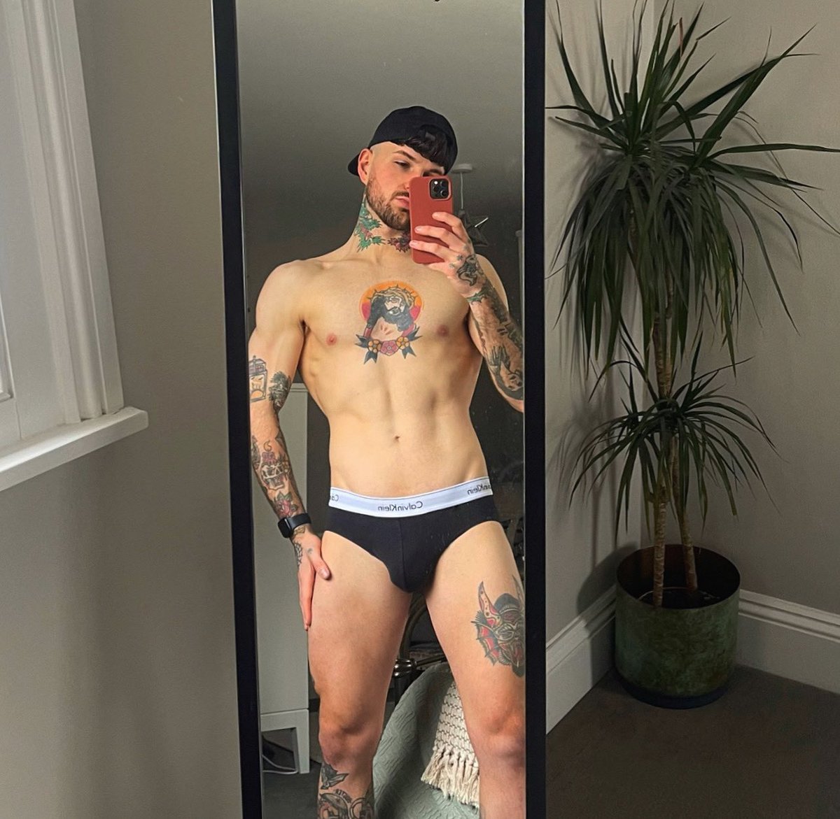 hpknsharry's tweet photo. am not feeling bonita this morning x https://t.co/roEBNkQnOa