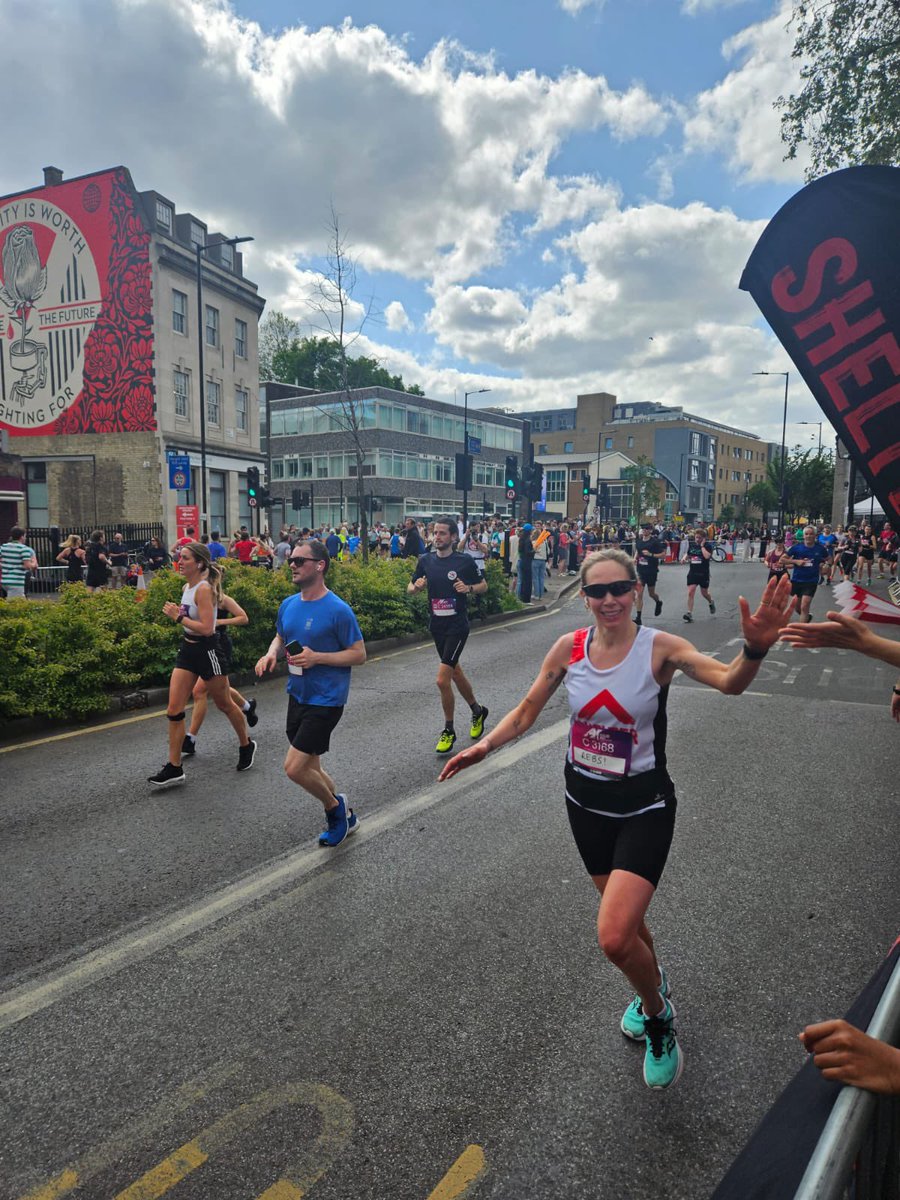 Shelter's tweet image. 📸 Behind the scenes at the #HackneyHalf so far.

#TeamShelter are doing AMAZING! 👏