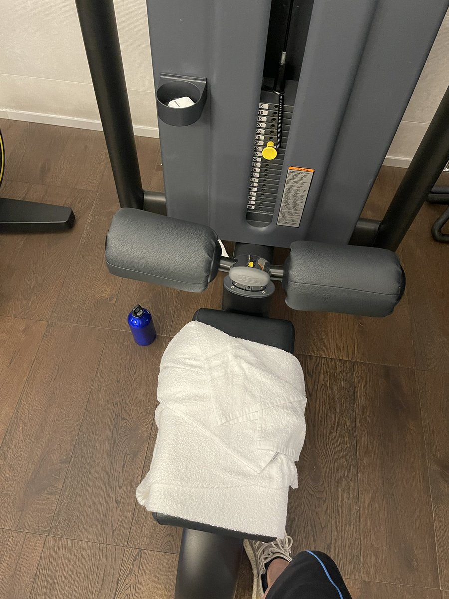 Questa mattina non avevo voglia di andare in palestra..

Quindi adesso sono in palestra.

#hustle