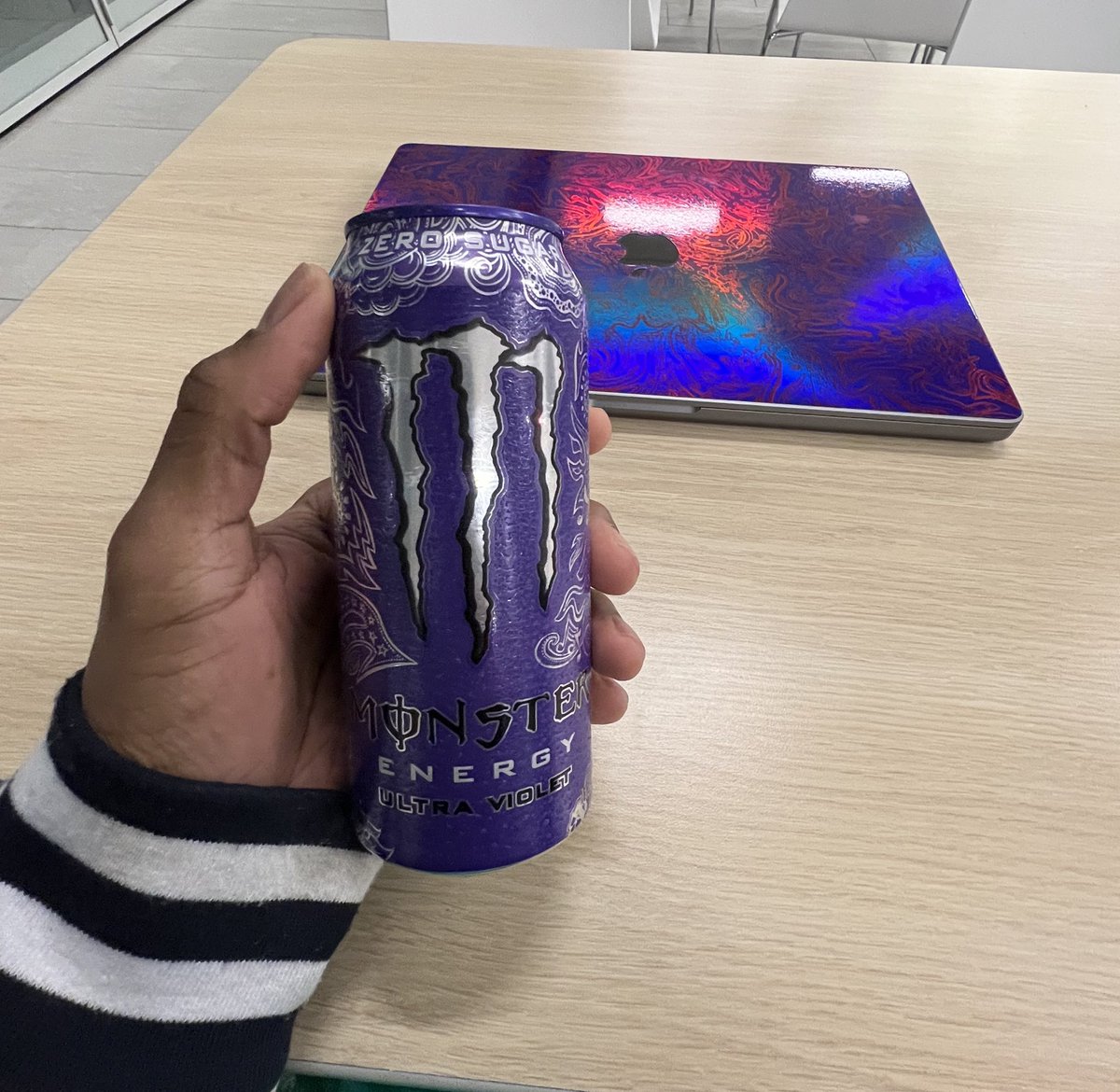 jupitrhq's tweet image. @dbrand x @MonsterEnergy 
#energydrink #macbookskin