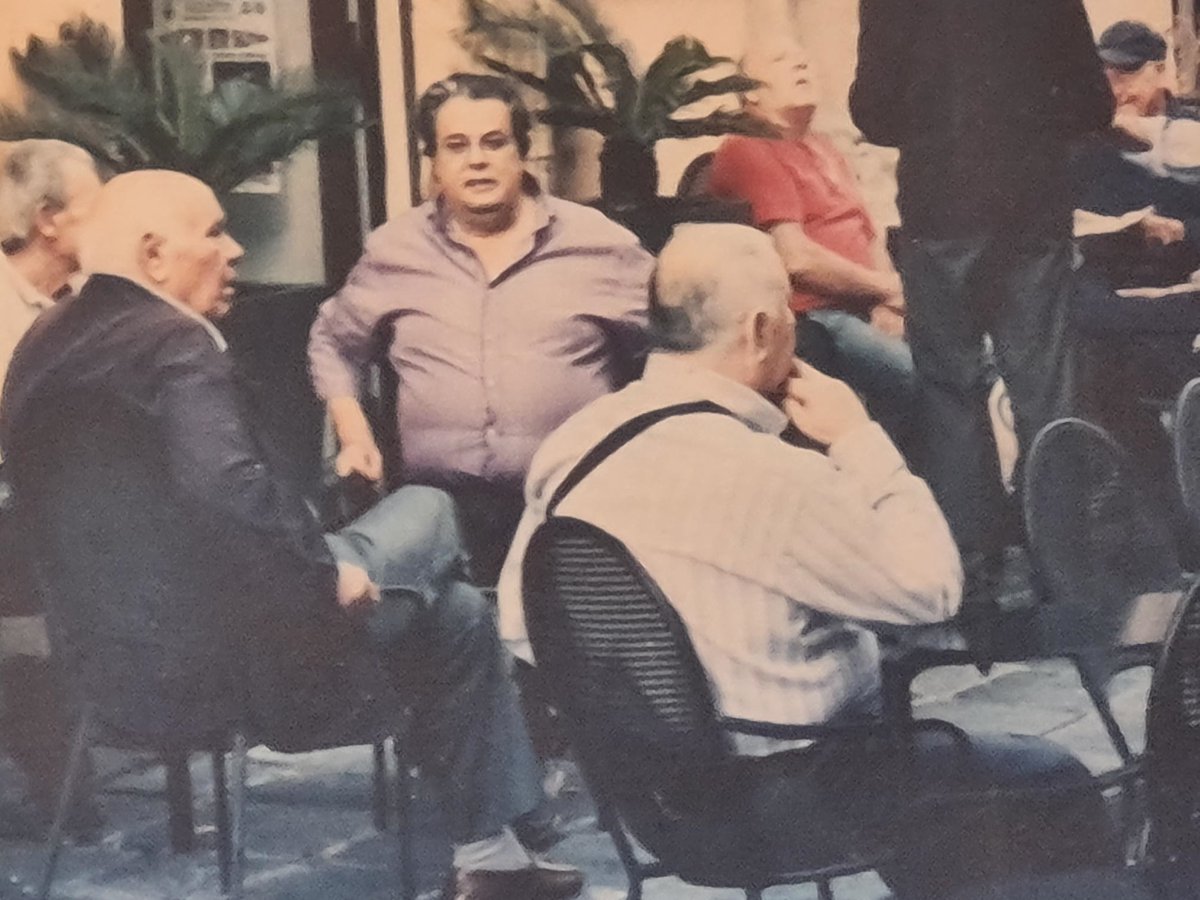 Gerald_Ashley's tweet image. I have a doppleganger! In Italy by the looks of things.
Pictured in a huge wall picture in a local #cafenero !