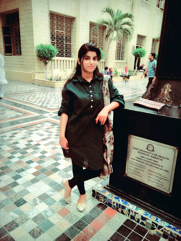 کوئی اس دور میں وہ آئینہ تقسیم کرے
جس میں باطن بھی نظر آتا ہو ظاہر کی طرح

#thoughts

#sassuifam💞 #sindhi