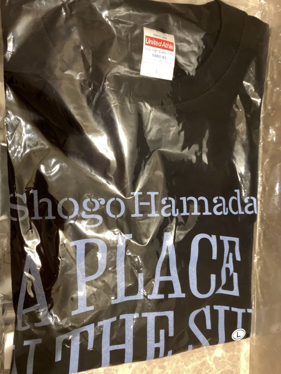 takappo777's tweet photo. 浜田省吾のライブ映像『A PLACE IN THE SUN at 渚園 Summer of 1988』の「こぶし突き上げ応援上映会」、今日の回も行って来ました。上映前にTシャツ買って着替えて参戦。2回目の応援上映も堪能‼️

#渚園 #浜田省吾 https://t.co/ge3aIV2RGE