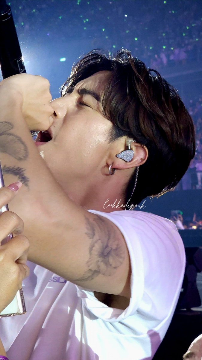 lookkademark_'s tweet photo. ขนาดเค้ายังอยู่ตรงนี้ยังคิดถึงเค้าแล้วอ่ะ ไม่อยากให้กลับเลย ถึงวันนั้นที่เค้าต้องบินกลับคงร้องไห้อีกแน่ๆตัวเรา🥺🥺 มูฟออนไม่ได้เลยจริงๆ😭😭😭 

@marktuan 
#MarkTuan https://t.co/6KRf9G0tRN