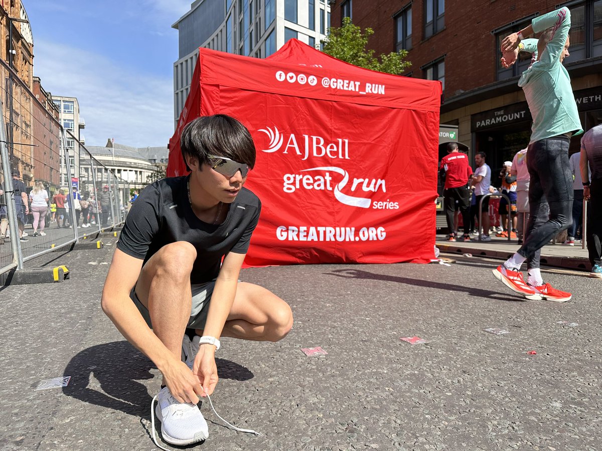 konicaminoltast's tweet photo. 【海外遠征レポート🇬🇧】
#Manchesterrun 当日。
現地は快晴、18℃と絶好のコンディションとなりました。
#星岳 選手も準備を開始しました。
#コニカミノルタ
#コニカミノルタ陸上競技部 https://t.co/PhW2zCMwuK
