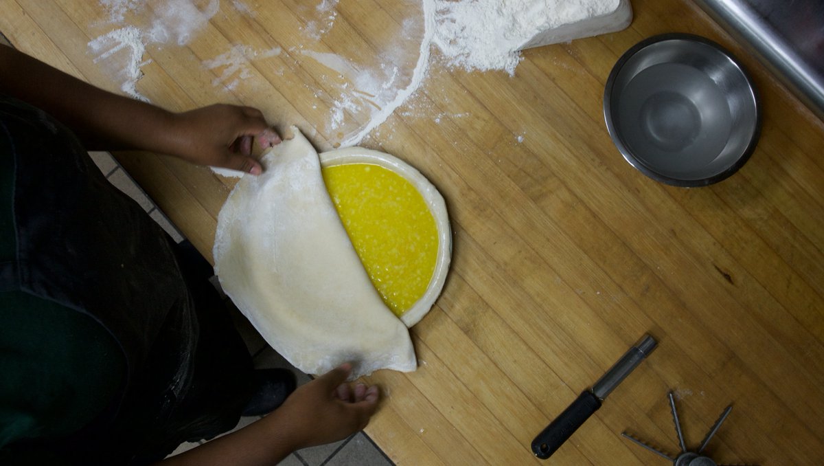 shakervillageky's tweet photo. #DYK that we make all of our desserts in house? Our famous Shaker Lemon Pie is made from scratch using whole lemons including the rind. Try a slice or two (we won't judge).
Menu & Reservations: https://t.co/Ed8aXAKMgY
#ShakerVillageKY #worldbakingday #TrusteesTable #lemonpie https://t.co/gZRCtPONyE