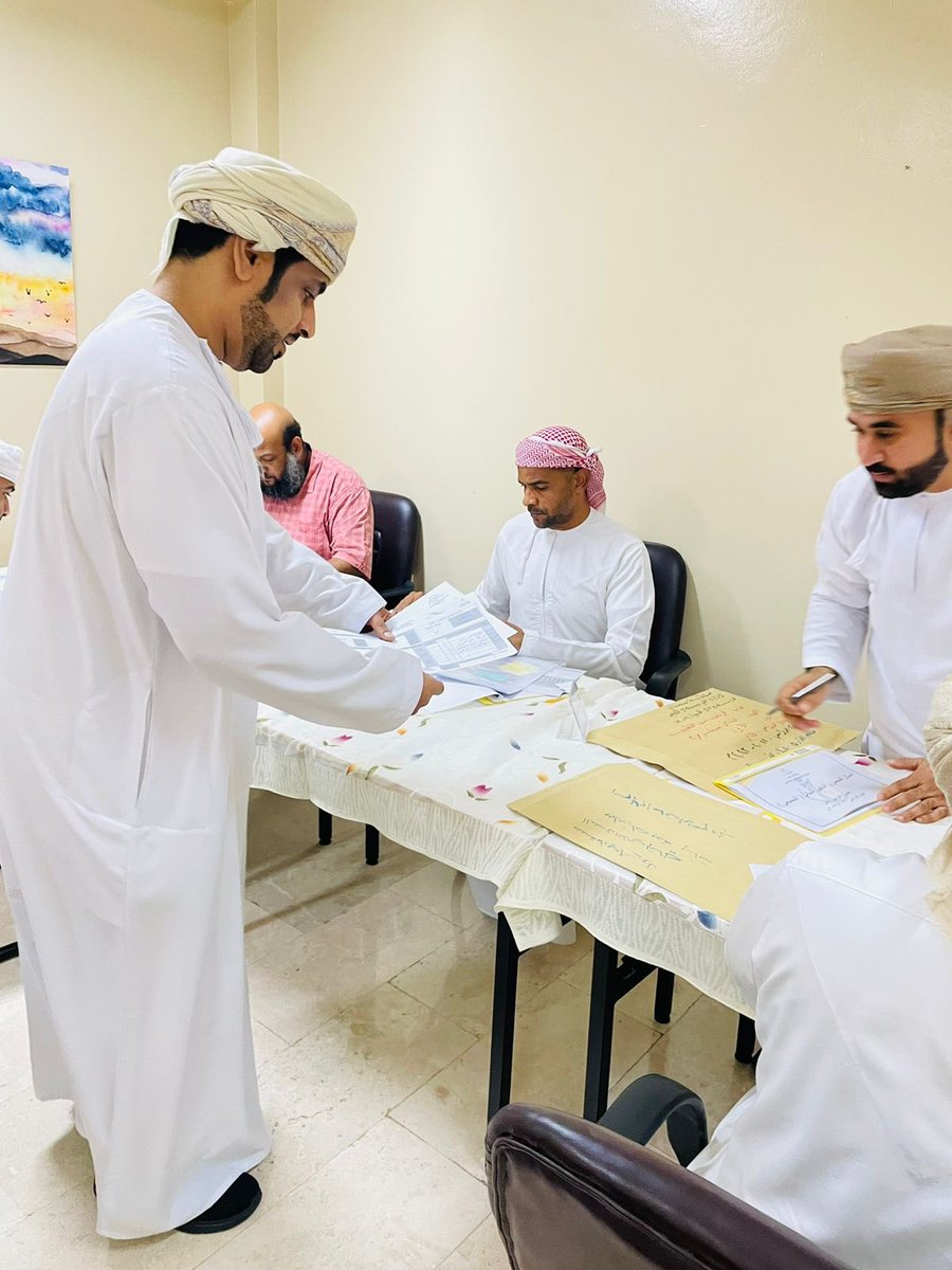 بدء أعمال الفحص والتدقيق النهائي لأعمال طلبة دبلوم التعليم العام  للفصل الدراسي الثاني بـ #تعليمية_البريمي