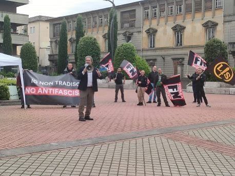 A Padova è andata in scena una manifestazione del partito neofascista ForzaNuova.

Vero che verranno identificati e denunciati?

Vero?