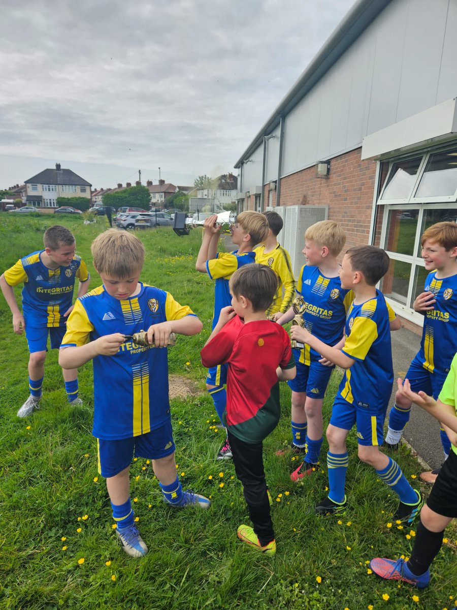 Dk_Tigers_u12s's tweet photo. So so proud of the boys this morning! Played with pure passion and desire, had to dig deep in the 2nd half and reaped the rewards 🏆🐯⚽️🟡🔵 https://t.co/TcfZzyiovT