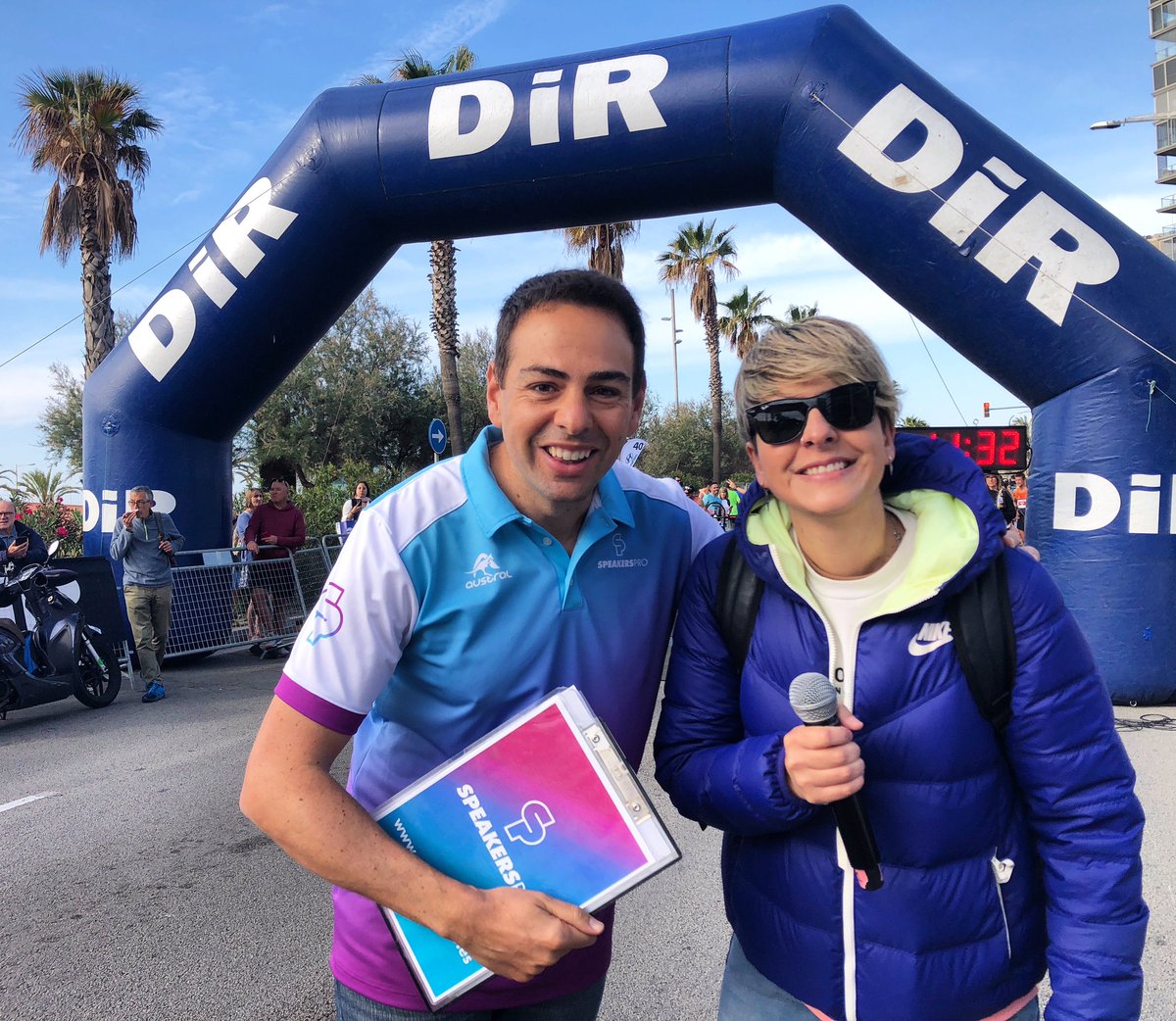 speakersproes's tweet photo. 🎙️🥰Poniendo la voz y los ánimos de la 9a Cursa Diagonal DiR Guardia Urbana de Barcelona by @hyundaiesp @clubsdir
#CursaDiagonal #CursaDiR #CursaDiagonalDiR #Speaker #SpeakerDeportivo #SpeakersPro #ComunicamosEmociones
📩 info@speakerspro.es https://t.co/7S84GCW26b