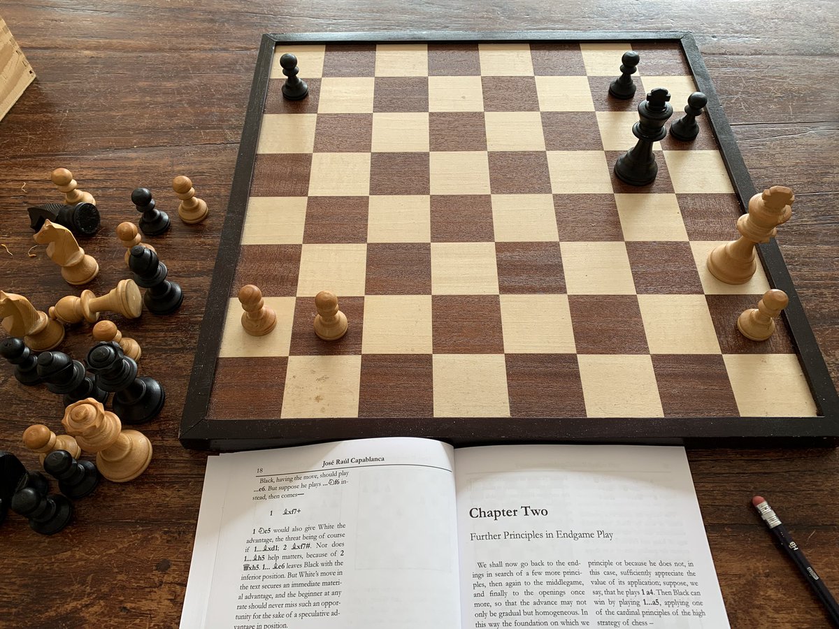 JWPlaysChess's tweet image. After a few online games I start with studying principes in endgame play.
#chesspunks #chessfundamentals