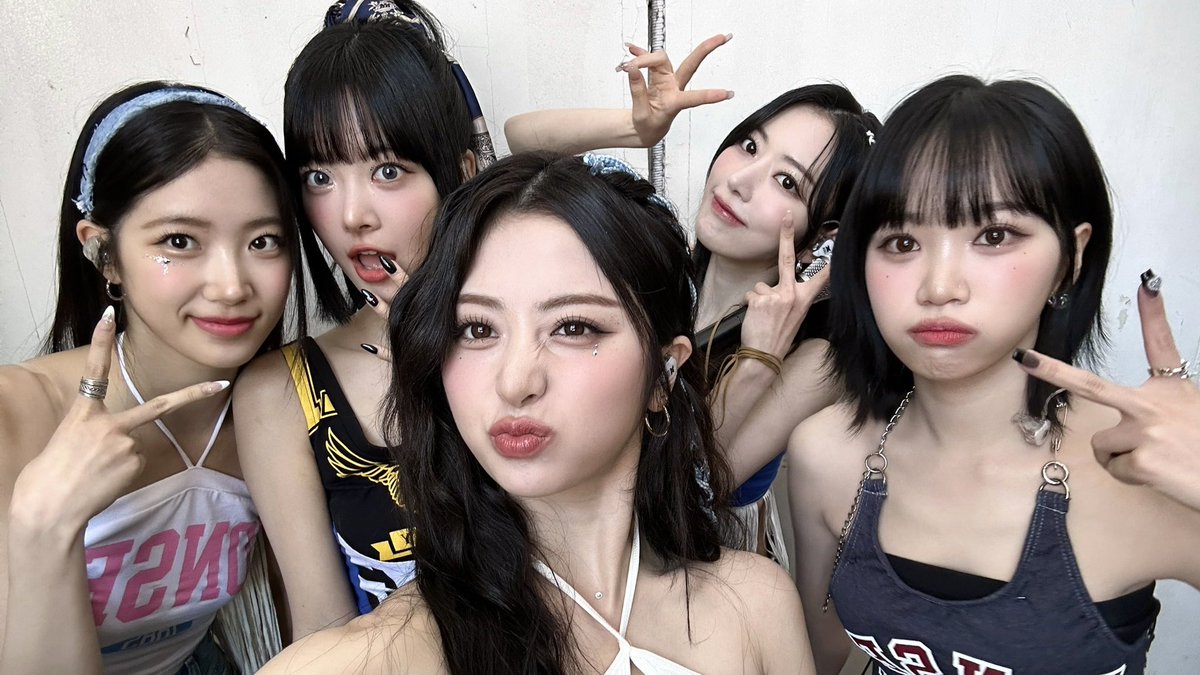 chaaewont's tweet photo. ㅤ
ㅤYesterday was so LIT! We really want to perform again at Yonsei University for the Akaraka Festival, and thank God we got that chance yesterday! The audience was really loud and fun. The Akaraka Festival will be one of our unforgettable moments!ㅤ
ㅤ https://t.co/h44i9grc1V