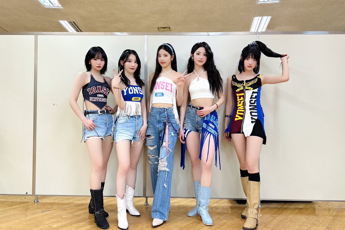 chaaewont's tweet photo. ㅤ
ㅤYesterday was so LIT! We really want to perform again at Yonsei University for the Akaraka Festival, and thank God we got that chance yesterday! The audience was really loud and fun. The Akaraka Festival will be one of our unforgettable moments!ㅤ
ㅤ https://t.co/h44i9grc1V
