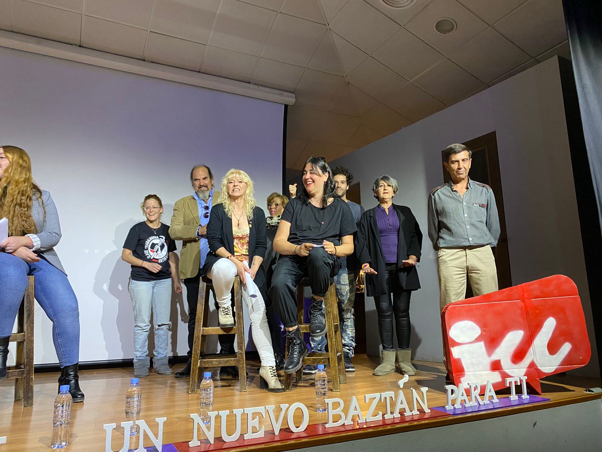IuPodemosVillar's tweet photo. Ayer presentamos nuestra candidatura de Villar con l@s compañer@s de @PodemosIUNB, nuestra candidata a la Asamblea @sita1415, @PabloEchenique y nuestras candidatas a las dos alcaldías @maricruz19586 y @nuriasaguar
Un acto de lujo
#28M
#IzquierdaUnida
#Podemos
#AlianzaVerde https://t.co/ZmPP2KPLFj