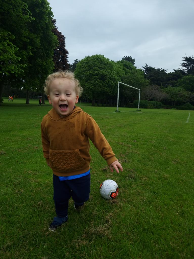 Playing some football ⚽️🥅 this morning, working on that stepcount for team Stepatron @hsesteps @HsehealthW @HealthyIreland #HSEstepchallenge #DNCCStaffHealth