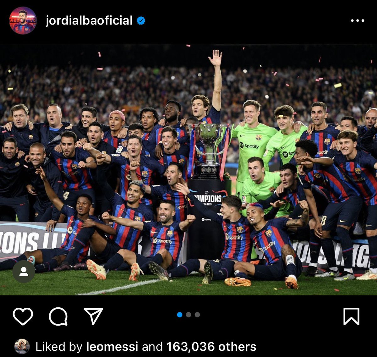 Leo Messi, Xavi'nin, Busquets'in ve Jordi Alba'nın şampiyonluk postlarını beğendi.🥲