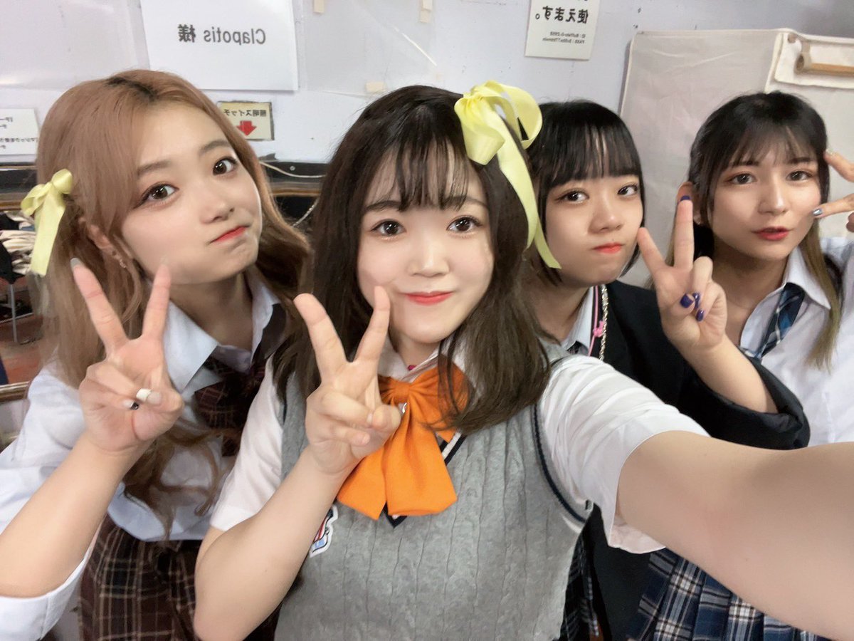 ao_Highball_kp's tweet photo. 大大大好きな葵さんのラストライブ。
みんなでチェキ撮れて
ほんと素敵な思い出になりました😊
優しくしてくれた葵さん、黄色振ってくれた優しいファンの方々、フルサイズでヒカキラやらせてくれた運営さん、全ての方に心から感謝します☺️💙
ありがとうございました！！！ https://t.co/tGwb39y7RV