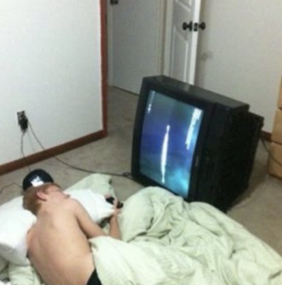 audreythefinest's tweet image. Me judging 25 million dollar homes debating if they’re worth it #SellingSunset