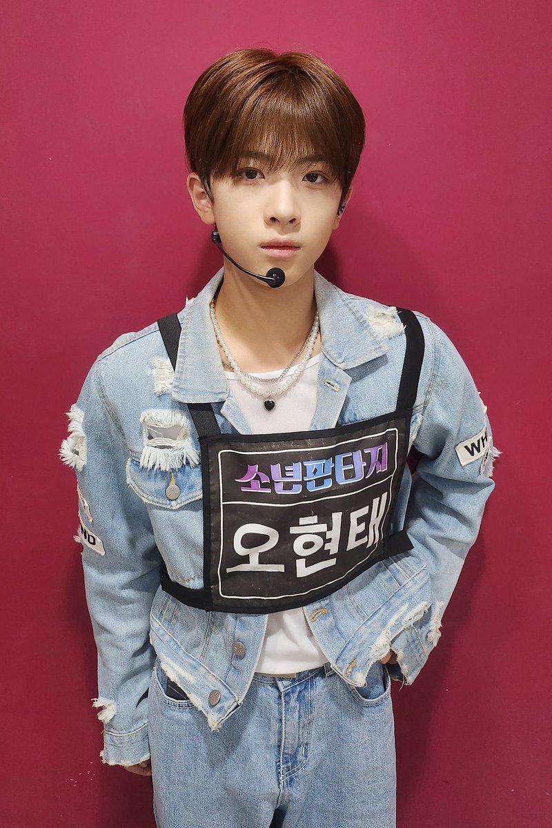HYEONTAE_FRANCE's tweet photo. 🦖 𝐏𝐇𝐎𝐓𝐎
Photos de Hyeontae, postée par Naver à l’occasion du passage de l’équipe « Runners » au Show!MusicCore !
✧ https://t.co/4CeqCL6Idi
- avec #HYUNWOO, #JINHO, #WOOSEOK, #DAEHUI, #IRANG, #HIKARU.
_
#OHHYEONTAE #오현태
#FANTASYBOYS #소년판타지
©NAVER https://t.co/uQLGnRGT23