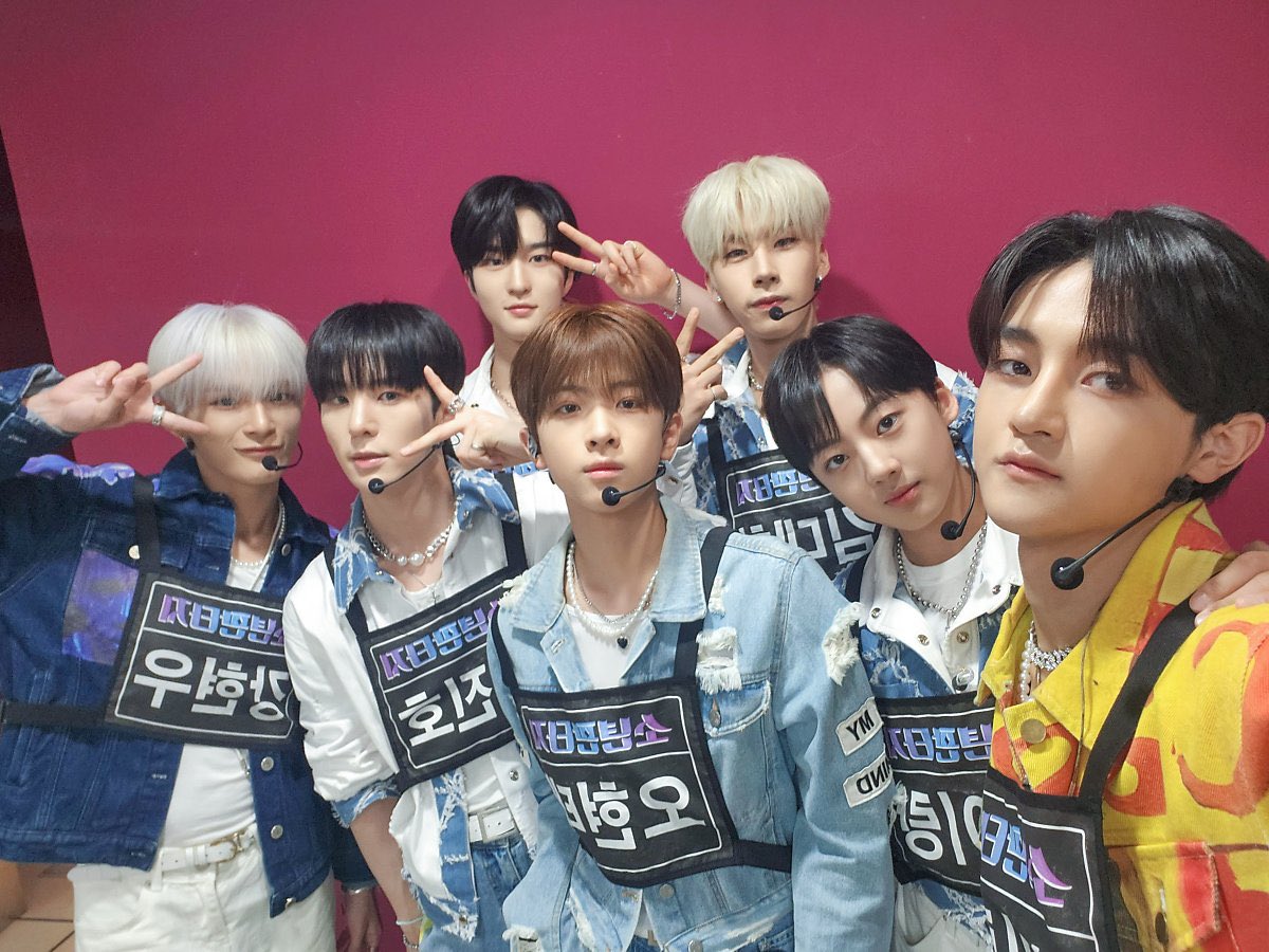 HYEONTAE_FRANCE's tweet photo. 🦖 𝐏𝐇𝐎𝐓𝐎
Photos de Hyeontae, postée par Naver à l’occasion du passage de l’équipe « Runners » au Show!MusicCore !
✧ https://t.co/4CeqCL6Idi
- avec #HYUNWOO, #JINHO, #WOOSEOK, #DAEHUI, #IRANG, #HIKARU.
_
#OHHYEONTAE #오현태
#FANTASYBOYS #소년판타지
©NAVER https://t.co/uQLGnRGT23