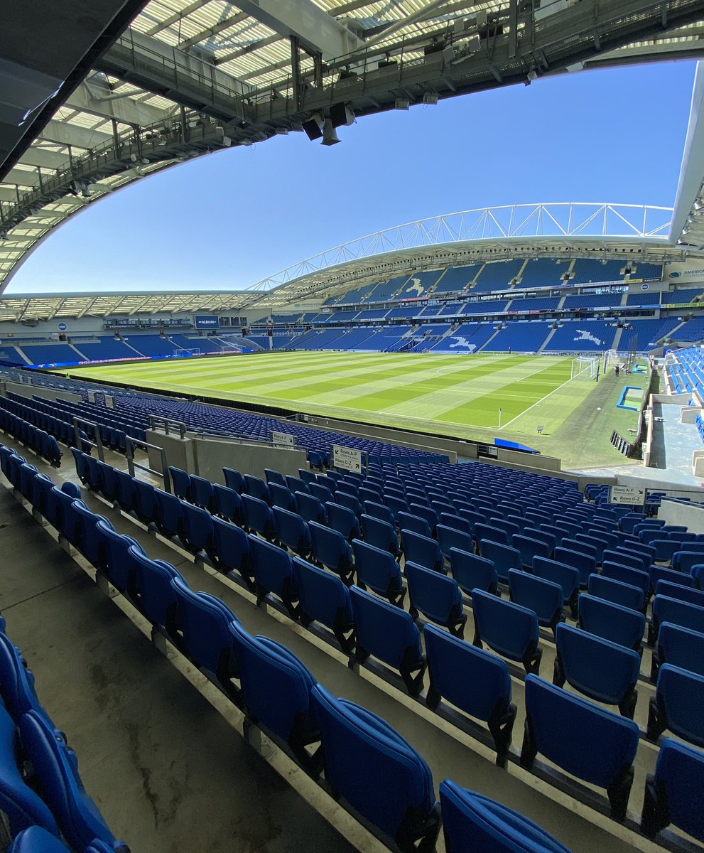 The Amex is looking SO good in the sun. 😍