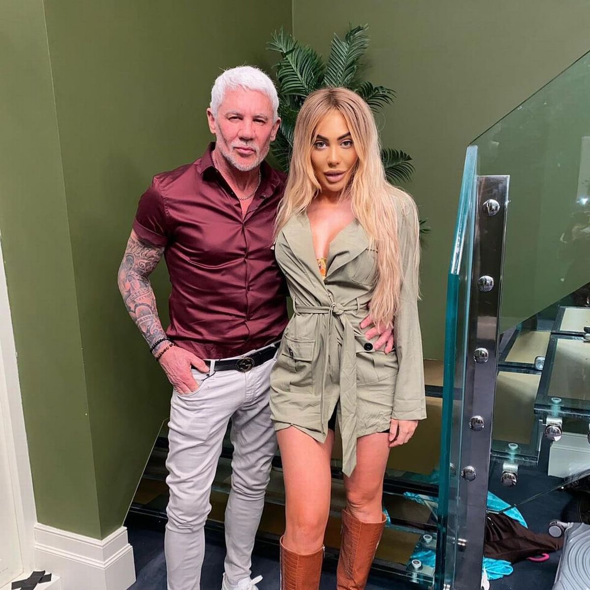 loveofhuns's tweet photo. Holly and Phil spotted at Sexy Fish London for Phil’s leaving drinks https://t.co/uVSISiqQXD