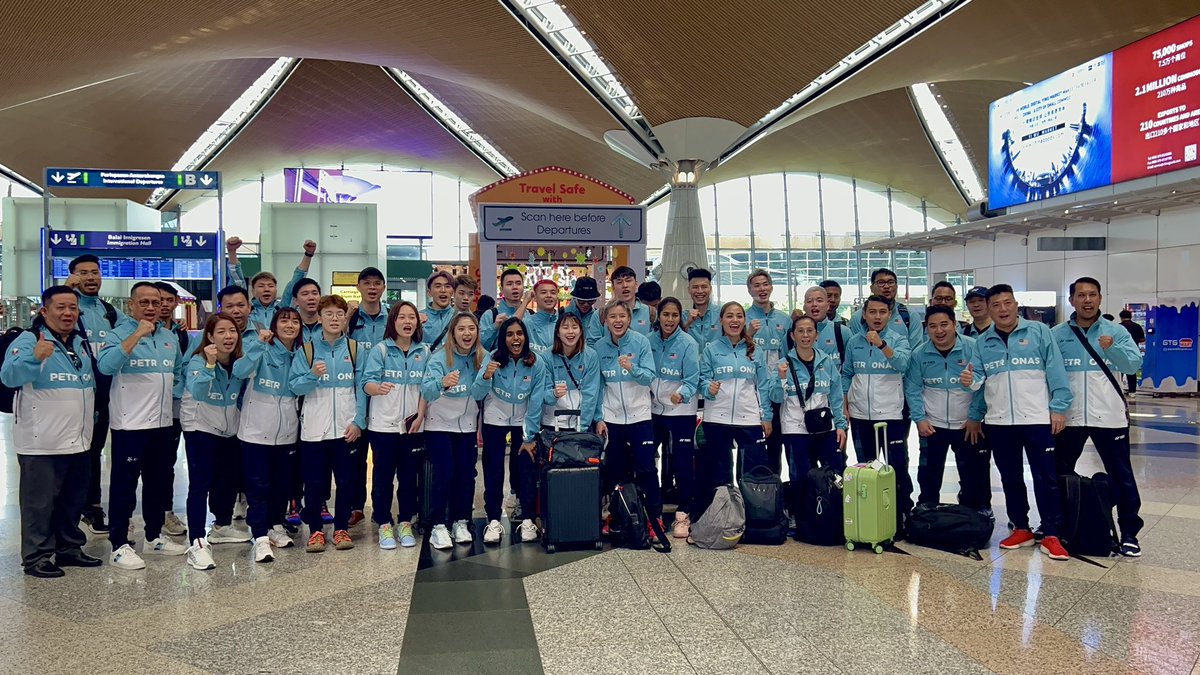 shahrazadsani's tweet photo. To the future of Malaysian Badminton 🙌🏼 https://t.co/azh5e0dl6m