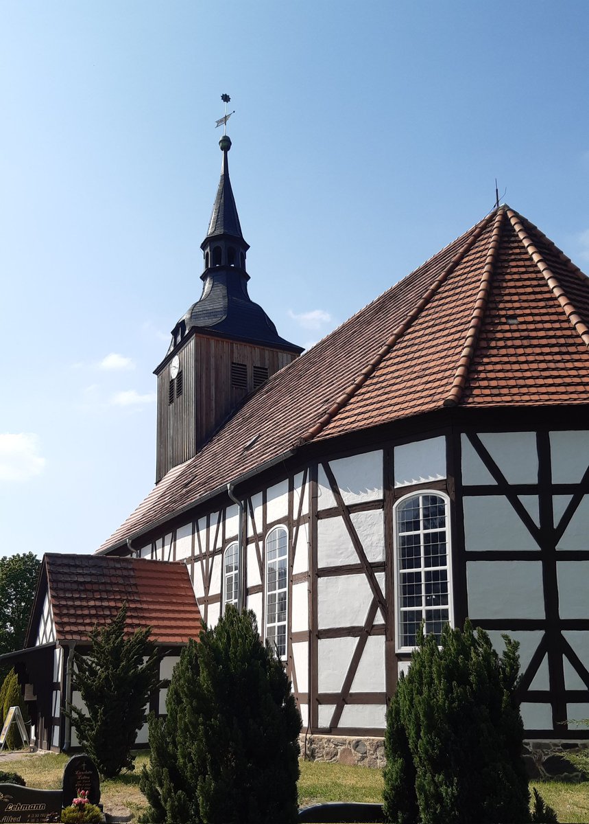 TorstenAbel1's tweet photo. Die alte Dorfkirche mit Fachwerk im vielbesuchten idyllischen #Schlepzig im #Spreewald ist innen wie außen ein Kleinod!
#visitgermany #germany https://t.co/e0laqyrmZ6