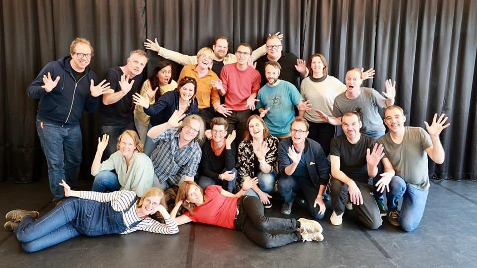 improvisatie's tweet photo. Bedankt voor jullie bezoek, @improfiel!

..en tot snel in #Leuven? De Nederlandse Invasie kan niet wachten 😉

#groningen #amateurkunst #impro #improvisatie #improvisatietheater #theatersport #wedstrijd #theatersportwedstrijd #ulteam #improfiel #UlteamTheatersport #OnsBelang https://t.co/cmgb83iYeH
