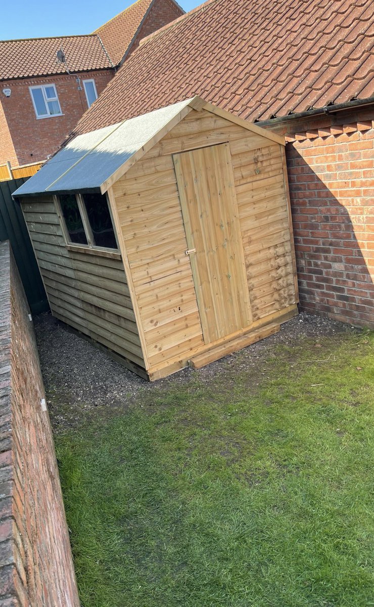 Anyone who knows me well will know I am totally useless when it comes to anything practical. This weekend I had to put a shed up….. eight hours later….. (with the help of dad and father-in-law!)
