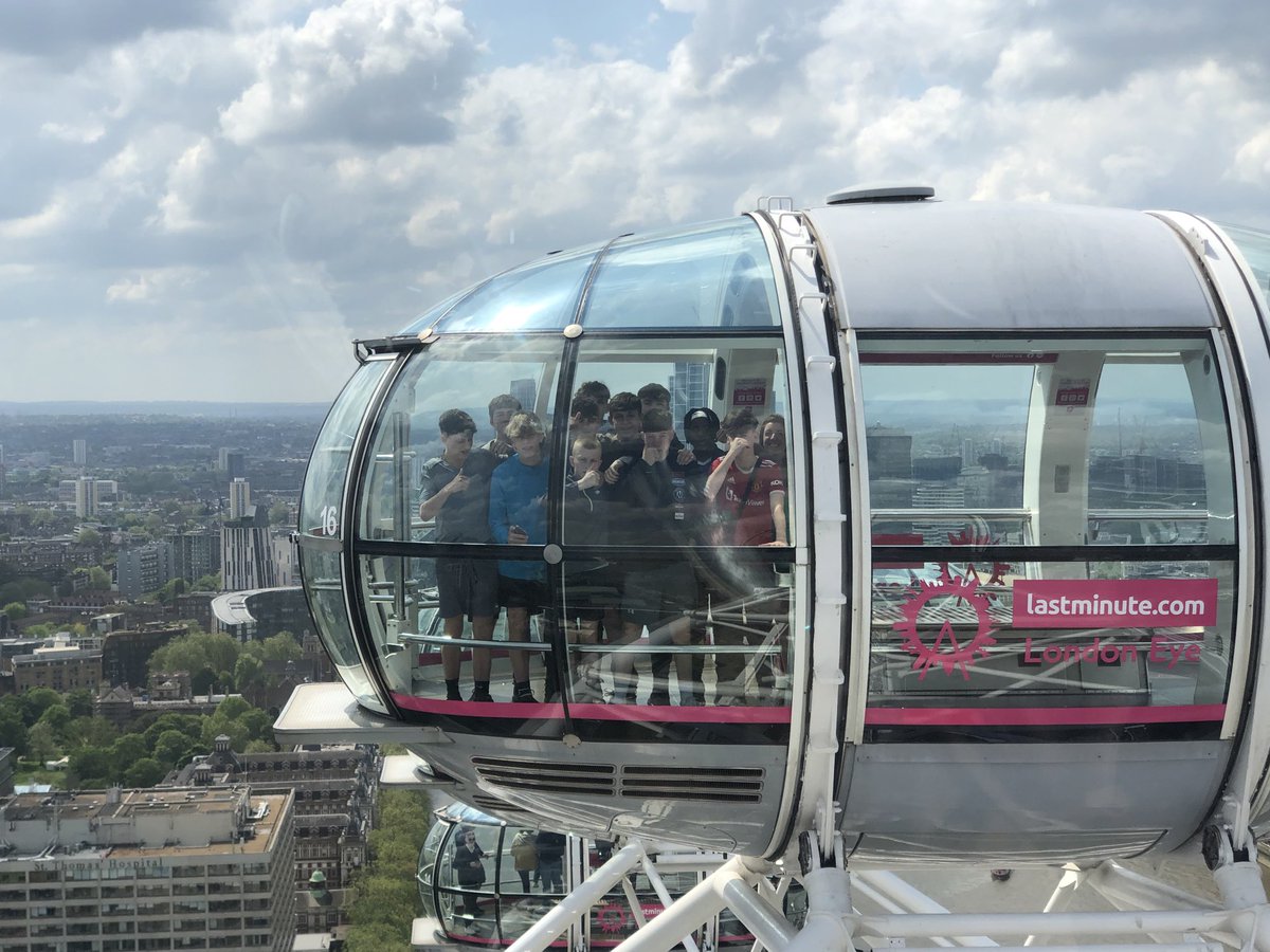 The students loving the London Eye and the lookout over London.  #educationwithcharacter #AAontour #allaboard <a href="/acc_academy/">Accrington Academy</a>⁩ ⁦<a href="/pe5sportstours/">PE5 Sports Tours</a>⁩