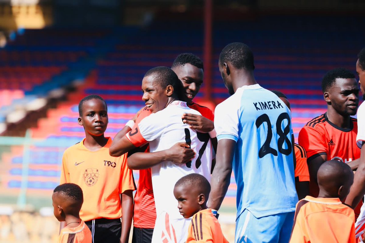 AllanKayiwa17's tweet photo. What stops u to feels good like u meet u friends @YunusSentamu12 ❤️omukulu @BrightAnukani14 ❤️omukulu @Torach rogers 👀omukulu @AKWatambala 👀bt my man @SentamuSiraje Bissouma where https://t.co/AUiwDPlMnl all in all I lov❤️guys as a venom 🐍family @ExpressFCUganda #AK17🙏🏿💪🏾🫶🏾 https://t.co/XlP9Oa7qBG