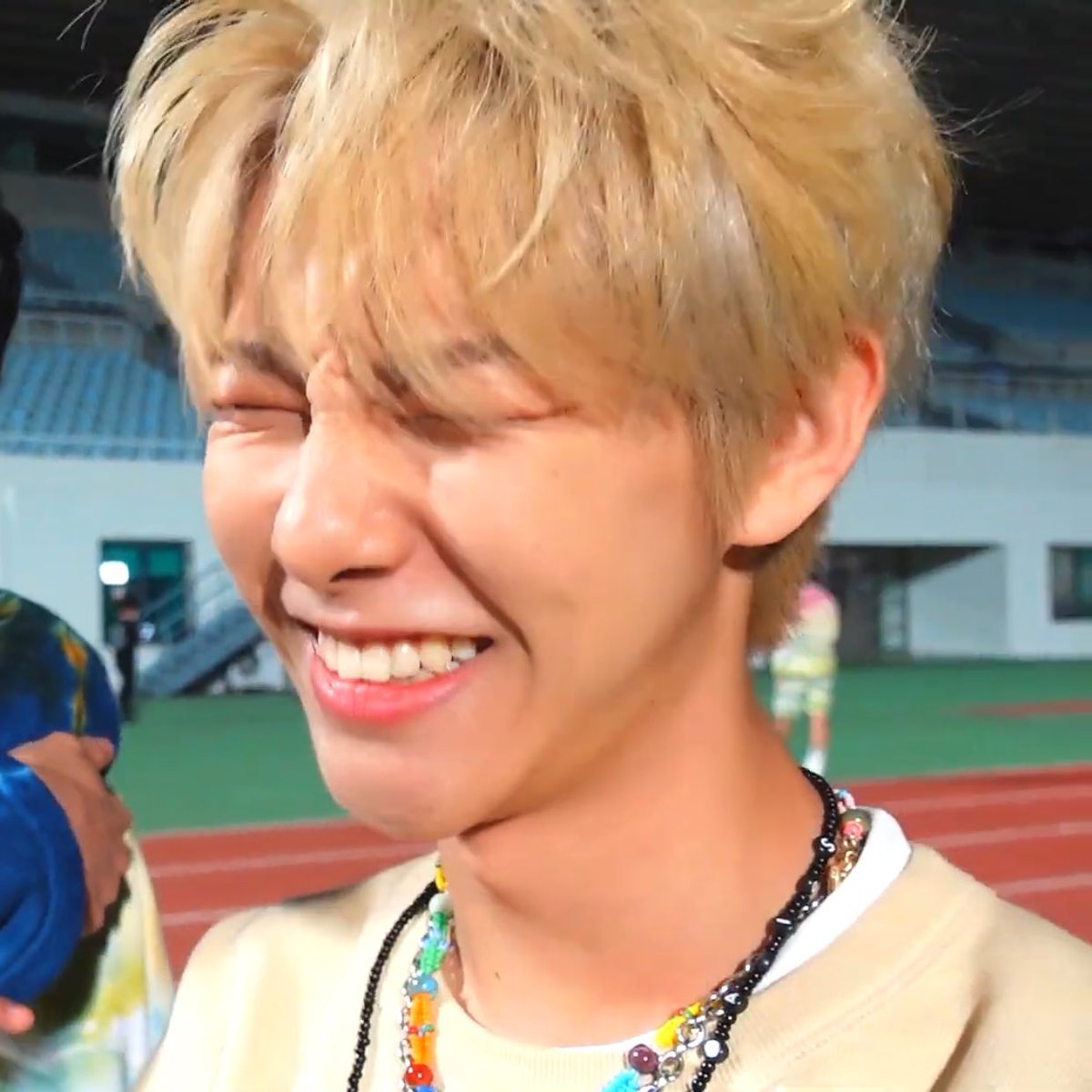 yeah but look at him :(