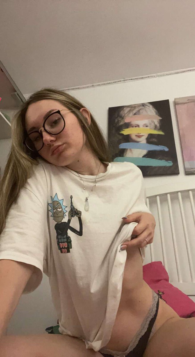 sllavealice's tweet photo. i'm new to #nsfwtwtً  <3

- alice 
- she/her + pansexual
- soft and hard kinks
- switch and shy
- likes any roleplay
- dm for the best menu 

♡ + ↻ to be moots ! https://t.co/rDbKT9gEbD