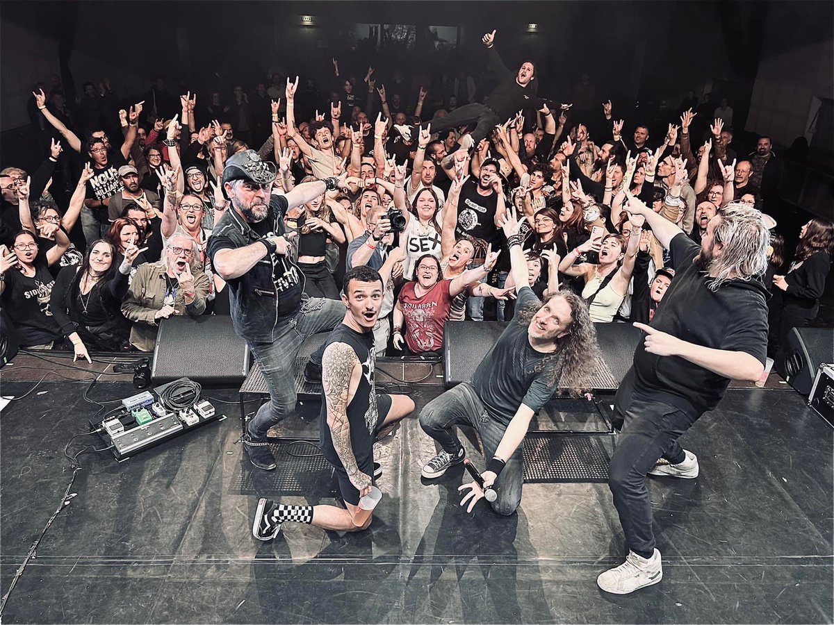 Vitry-sur-Seine &amp; Poitiers : dingueries ! 🔥
Merci aux festivals <a href="/SurLesPointes94/">Festival Sur Les Pointes</a> et <a href="/FetedelHumanite/">Fête de l'Humanité</a> pour cet accueil ! ❤️
Next gig ➡️ 27/05 • @kreizyfest • Glomel (22)
#sidilarsen #ovtc #metalband
