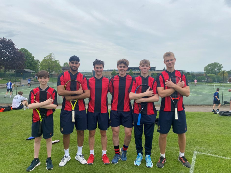 ReptonLife's tweet photo. Brilliant to see the Boys House tennis taking place earlier this week in the lovely summer sunshine. Some super teams and wonderful to see so many year groups represented. Well done indeed to all who played &amp; to New House who retained the title @ReptonTennis for another year! https://t.co/sBeGpCmpzj