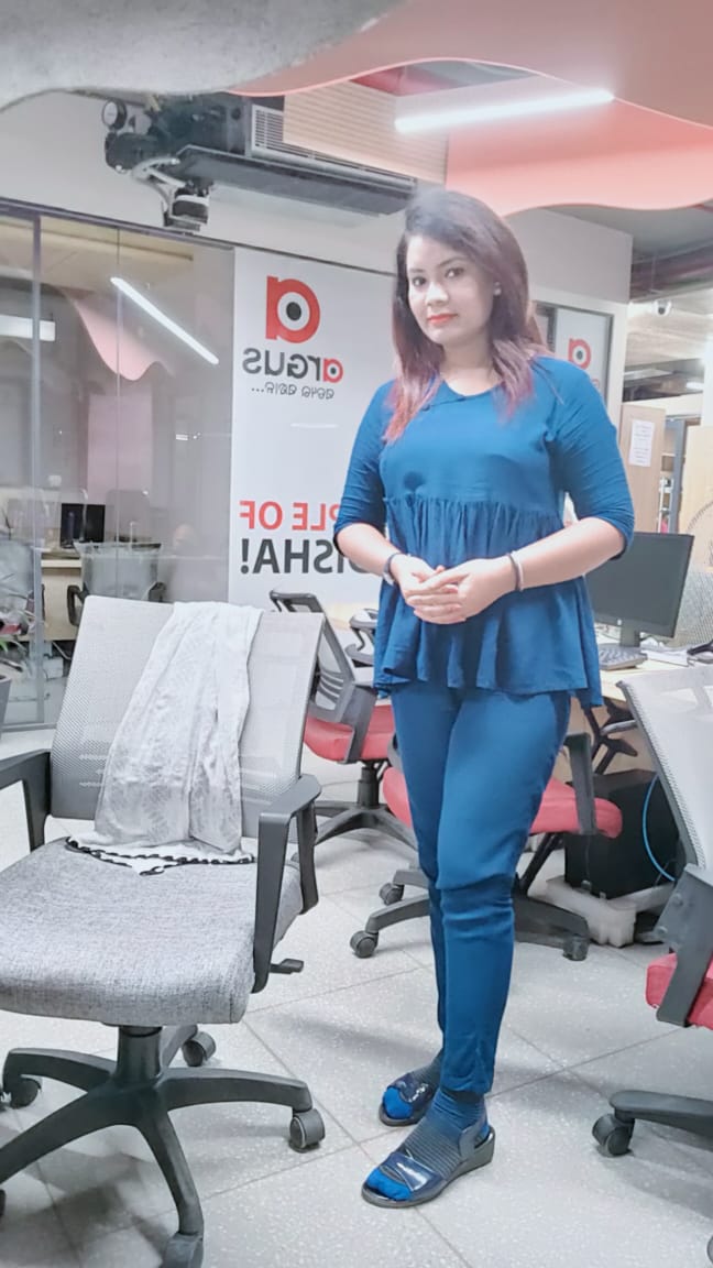 ତୁମ ଭଲ ପାଇବା JioSim ଭଳି ଥିଲା.. !!!
ଯେବେ ମୁଁ ଅଭ୍ୟାସରେ ପଡ଼ିଗଲି.. ,,, 
ସେବେ ତୁମେ ତୁମର ଭାଉ ବଢ଼ାଇ ଦେଲ.. !!!
#selflove