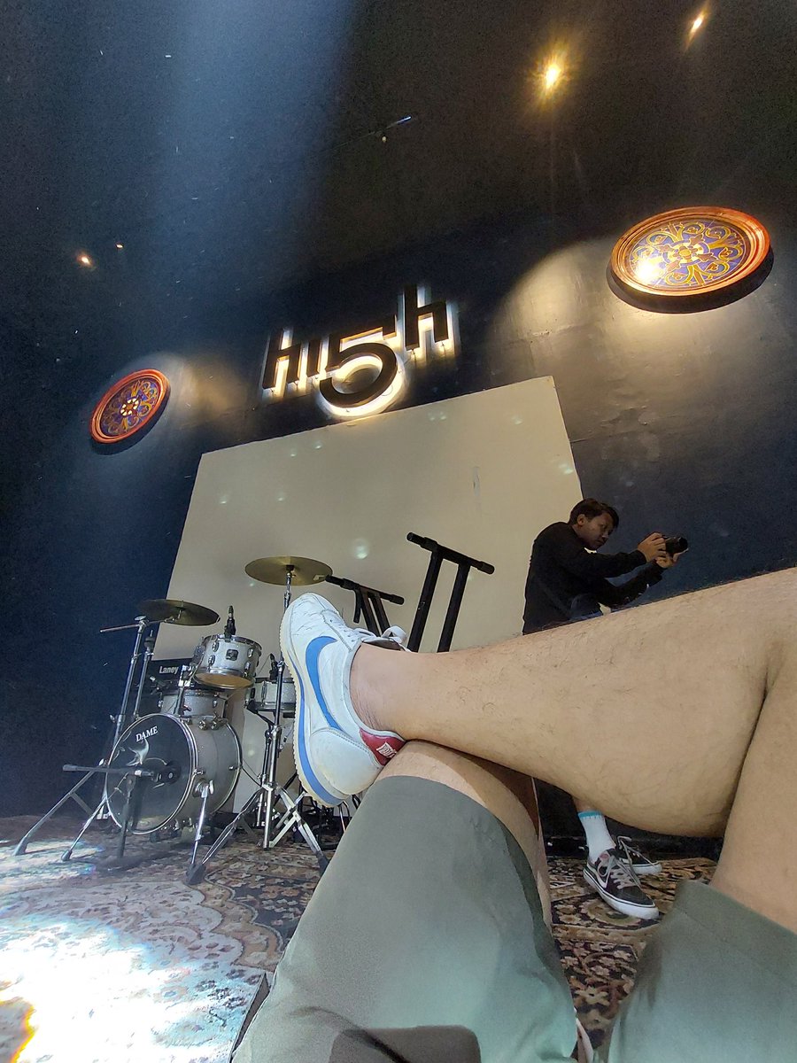 Kelar juga preparing Eleven Years Party <a href="/senDOGarpu/">si paling popang sejak MMXII</a> , congratulations.
Pulanglah aku ya <a href="/tarjosutoyo/">o d n i g a b</a>, ngantuk🥱