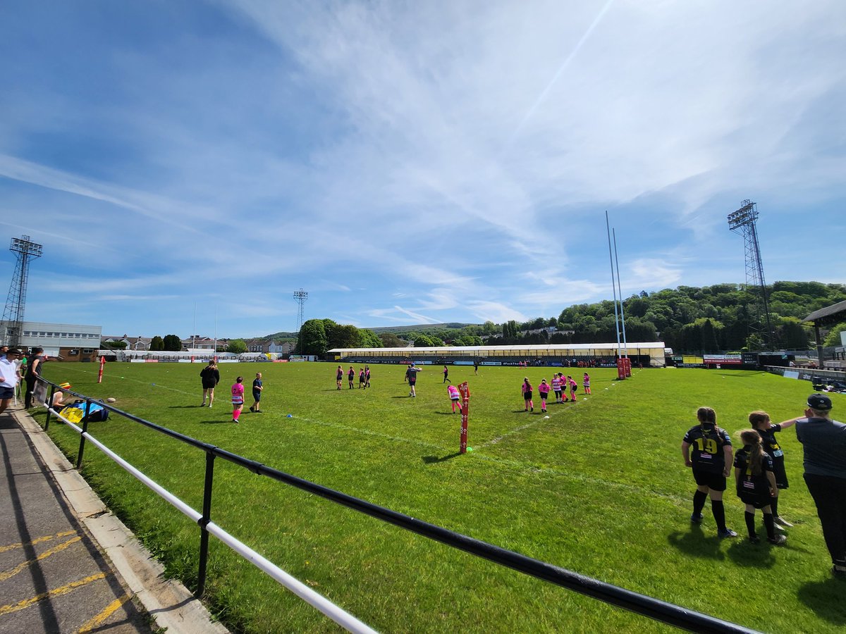 sarah_lewisx's tweet photo. A beautiful day for the @NeathPanthers festival at @neathrfc ☀️ Lots of girls rugby from U8s to U11s, fantastic to see lots of female hubs in attendance 🏉👭

@WRU_Community https://t.co/dX7tZik8yt