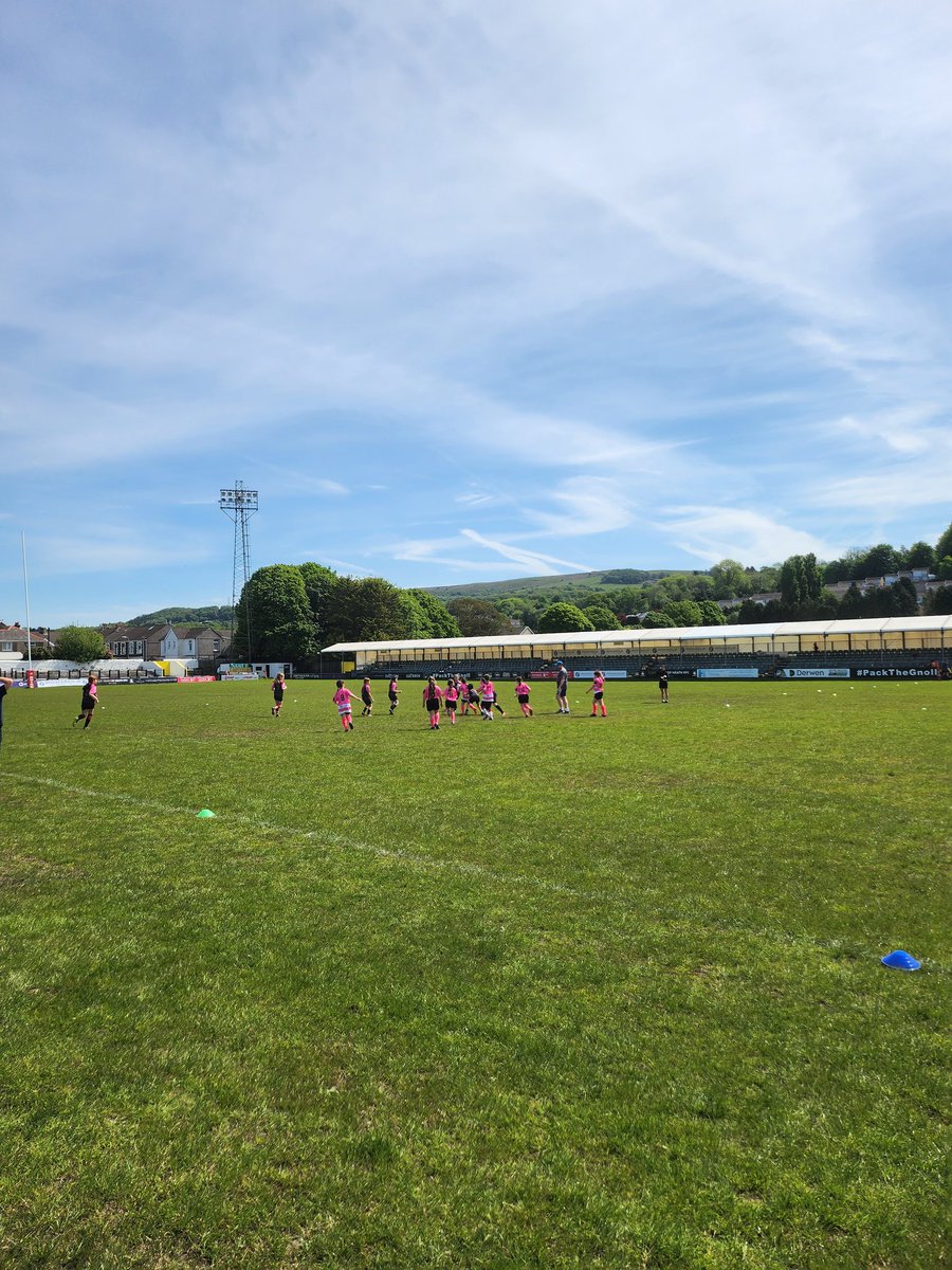 Sarah Lewis (@sarah_lewisx) on Twitter photo A beautiful day for the <a href="/NeathPanthers/">Neath Panthers</a> festival at <a href="/neathrfc/">Neath RFC</a> ☀️ Lots of girls rugby from U8s to U11s, fantastic to see lots of female hubs in attendance 🏉👭
<a href="/WRU_Community/">WRU Community - Wrth galon y genedl</a> A beautiful day for the <a href="/NeathPanthers/">Neath Panthers</a> festival at <a href="/neathrfc/">Neath RFC</a> ☀️ Lots of girls rugby from U8s to U11s, fantastic to see lots of female hubs in attendance 🏉👭
<a href="/WRU_Community/">WRU Community - Wrth galon y genedl</a>
