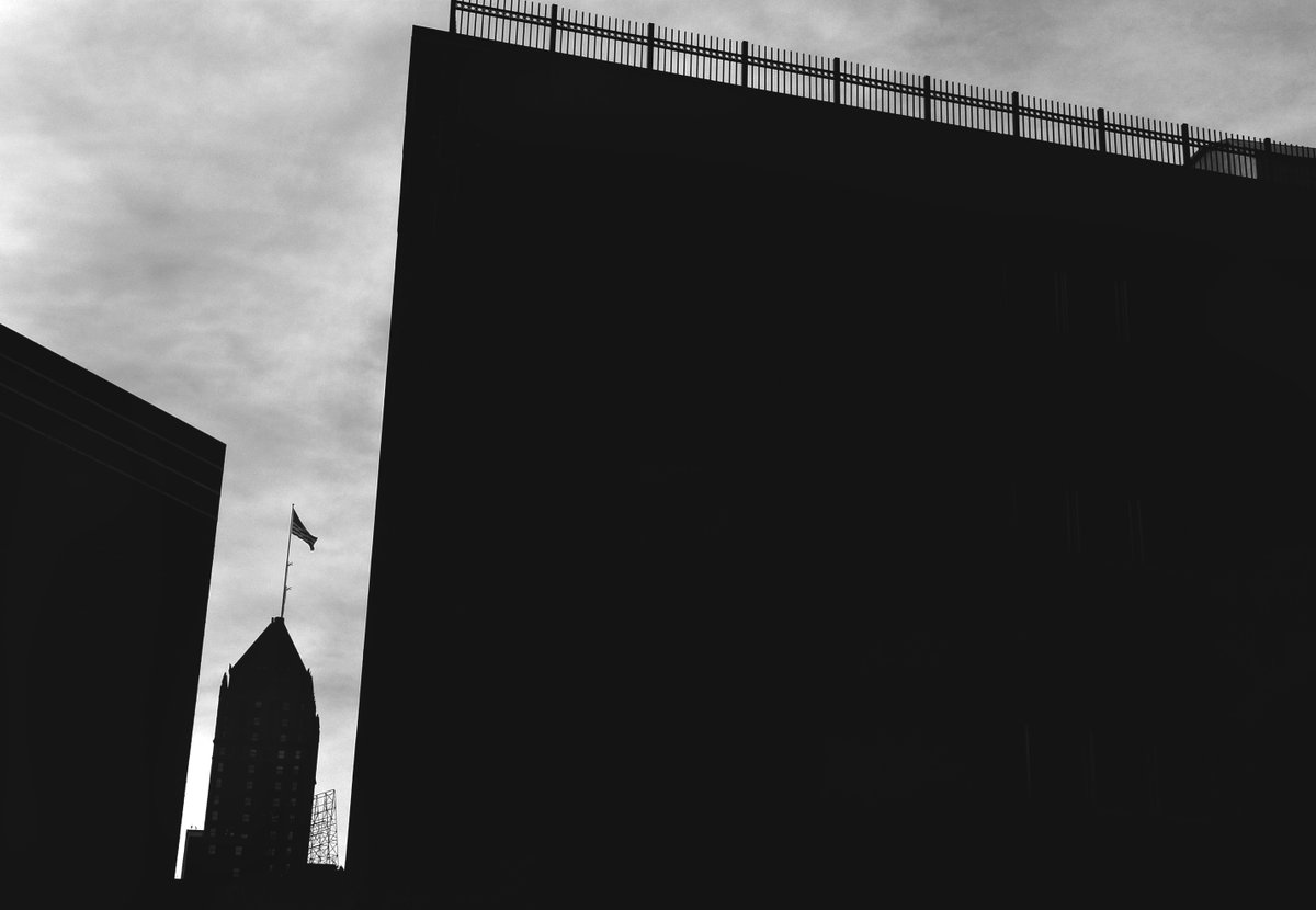 thejourneypwp's tweet photo. GM From Newark
UNDER EXPOSURE
Newark, NJ (2017)
copyright © Peter Welch
#nftcollectors #NFTartwork #NFTProject #peterwelchphoto #thejourneypwp #blackandwhitephotography #photography #blackandwhite #Newark #NJ #silhouette #dusk #underexpose #sky #AmericanFlag #greyscale https://t.co/I5xykLn9Ky