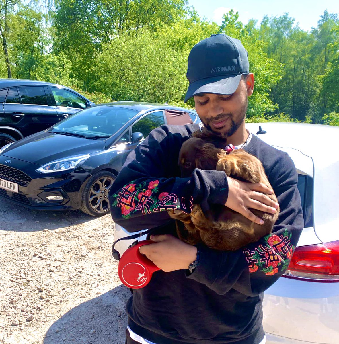DeftExtra's tweet photo. Didn’t give a shit about the hike as soon as I realised a dog was coming https://t.co/j7K1zl13Iz