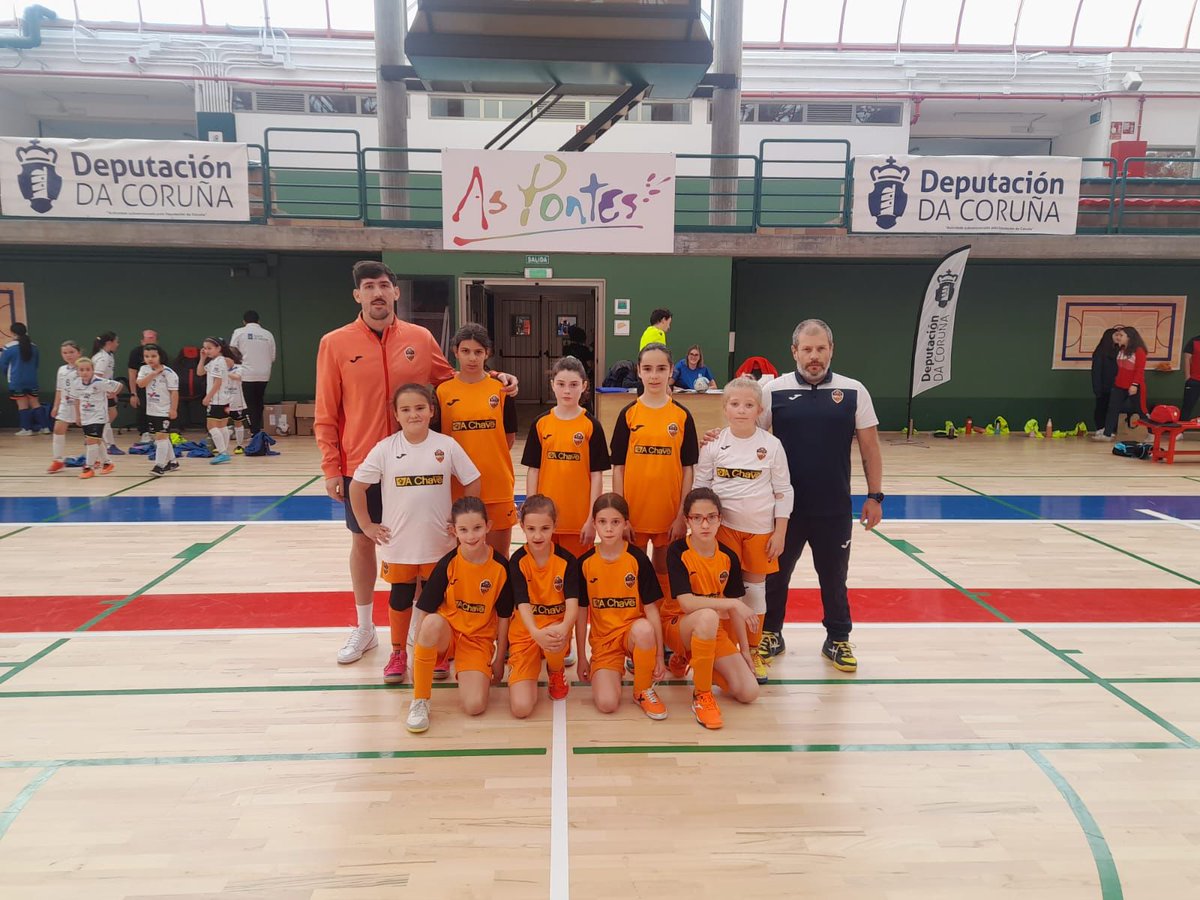 burelafs's tweet photo. 🟠Torneo Feminino Lago DV Sport As Pontes.
O noso equipo Alevín remata o torneo en 4º lugar.
Ben xogado rapazas!💪
@cabreiroa #burelafs #BaseLaranxa https://t.co/EIsBmKVWiZ