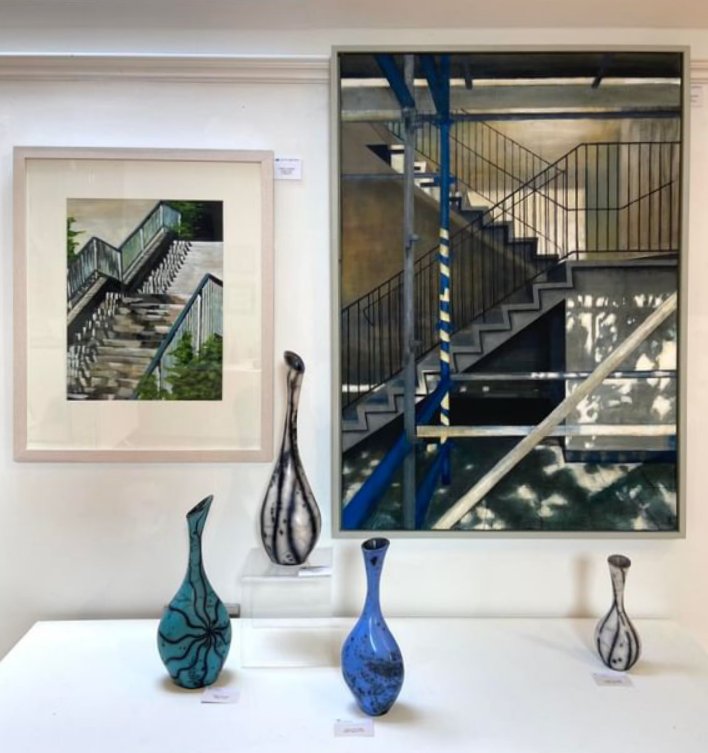 TODAY : Big Open Weekend & Summer Exhibition Preview @Greengallery2

Access Stair  |  Rise
via : greengallery.com/artists/lindse…
#Buchlyvie #Stirlingshire #Scotland 

#art #painting #cityscape #infrastructure #urbanarteries #urbex #scottishart #pedestrianroutes #sunshineonconcrete