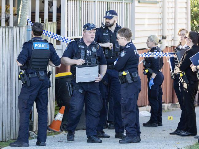 DebKilroy's tweet photo. RIP CW ๐๐
Cops kill another Aboriginal man
Another Aboriginal family is grieving while the cops control the narrative & alibi themselves & blame the deceased for his own death
#DefundThePolice
โThey shot my sonโ: family watch police shoot man dead https://t.co/lyLu0B69NW https://t.co/Vz48Vxhx9Q
