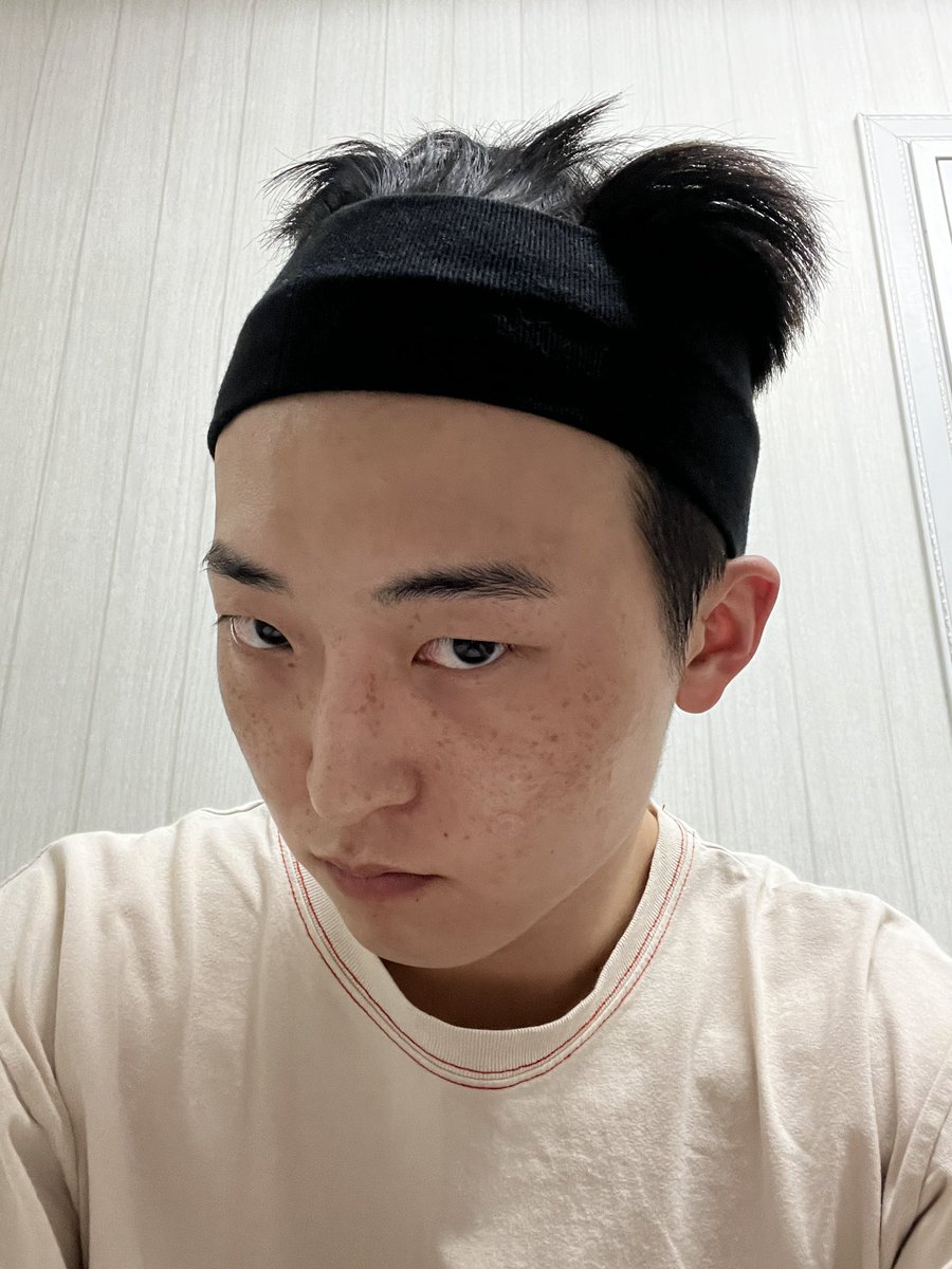 새로운 작업 시작.
그리고 고등학생때 쓰던 헤어밴드를 찾았다.
Start up for new one.
And I found my old old headband too.