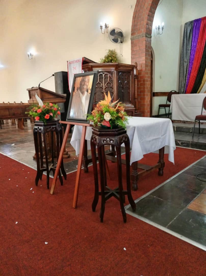ChibweMwansa4's tweet photo. 5 YEARS LATER WE CELEBRATE DADS LIFE! 🕊❤️
My dad died 5 years ago after being diagnosed with colon cancer. Oh my! 5 years has not been easy without him but glory be to God Becca I will continue telling his story of his generous character. 
#generousfather
#unveilingtombstone https://t.co/e5DR3kMdoT