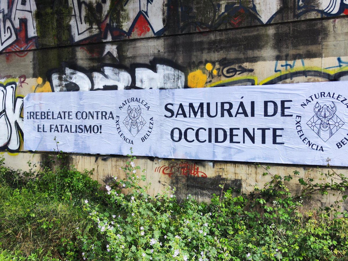 🦌 Bajo las premisas Samurái de Occidente y Rebélate contra el fatalismo se han colocado en diversos puntos de la geografía española pancartas en el 10 aniversario del gesto de #DominiqueVenner