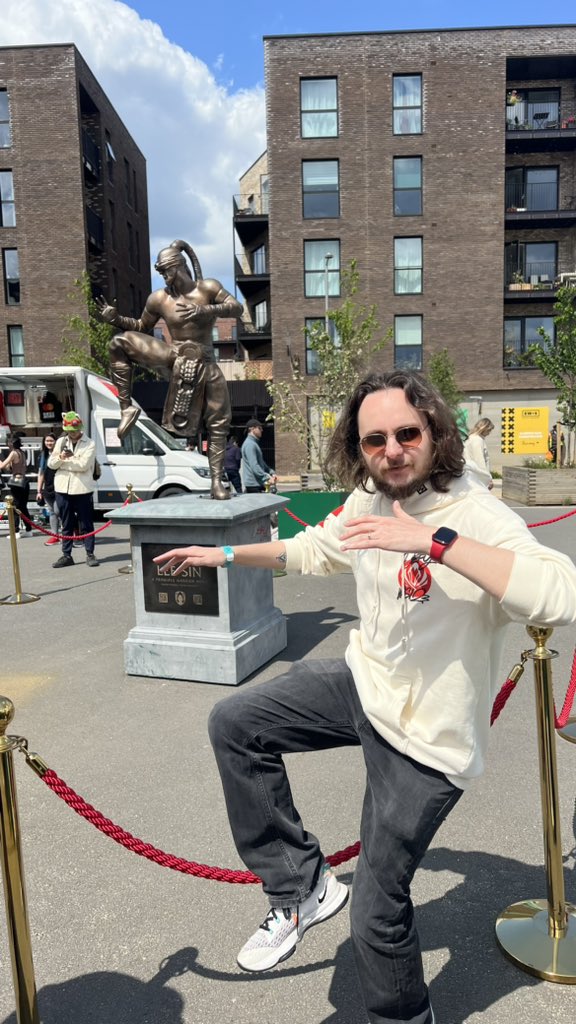 Finalde Çin birincisi, Çin ikincisine karşı.
Adamlar yapıyor bu sporu.

Sahne çok güzel, açılış şovu da birazdan başlıyor, bekleriz ✨ 

#MSI2023